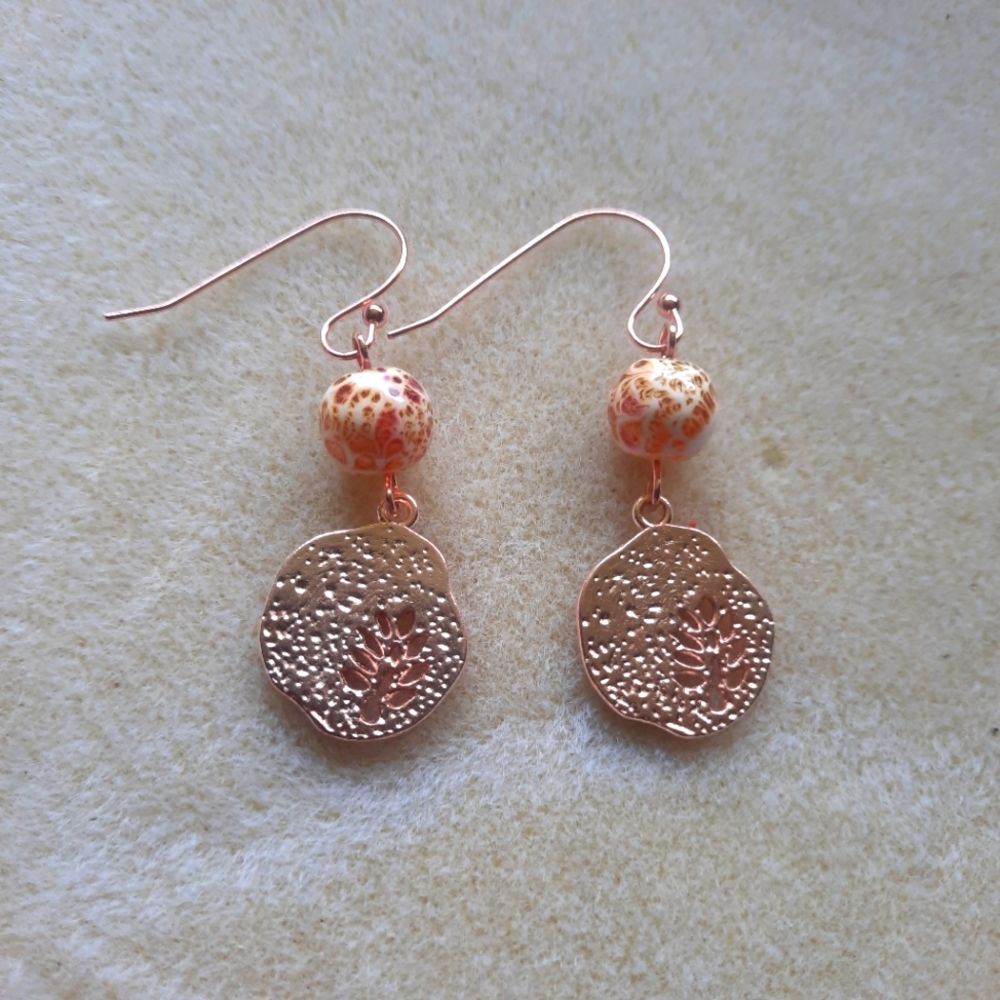 Leaf Cut-out earrings